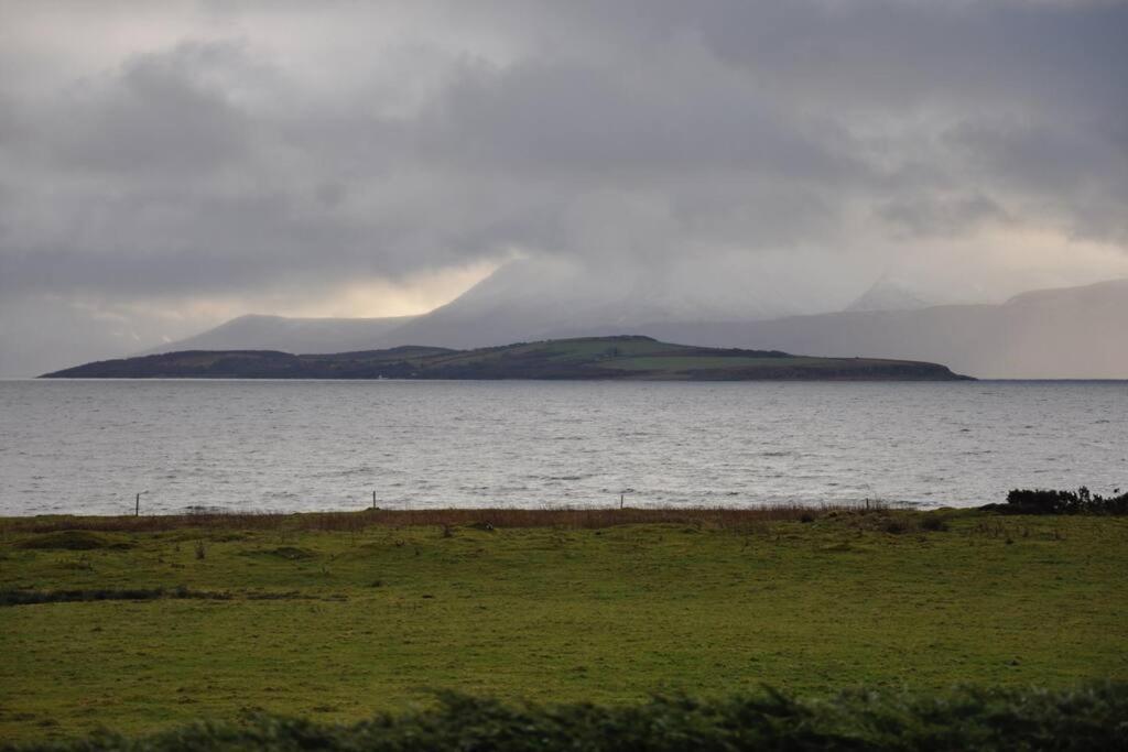 Beautiful Spacious Old Schoolhouse With Stunning Sea Views And Beach Nearby Villa Port Bannatyne Eksteriør bilde